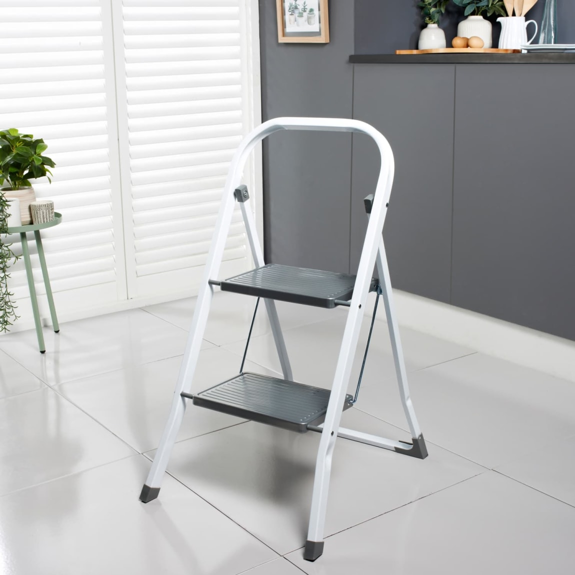 2 Step Folding Step Ladder