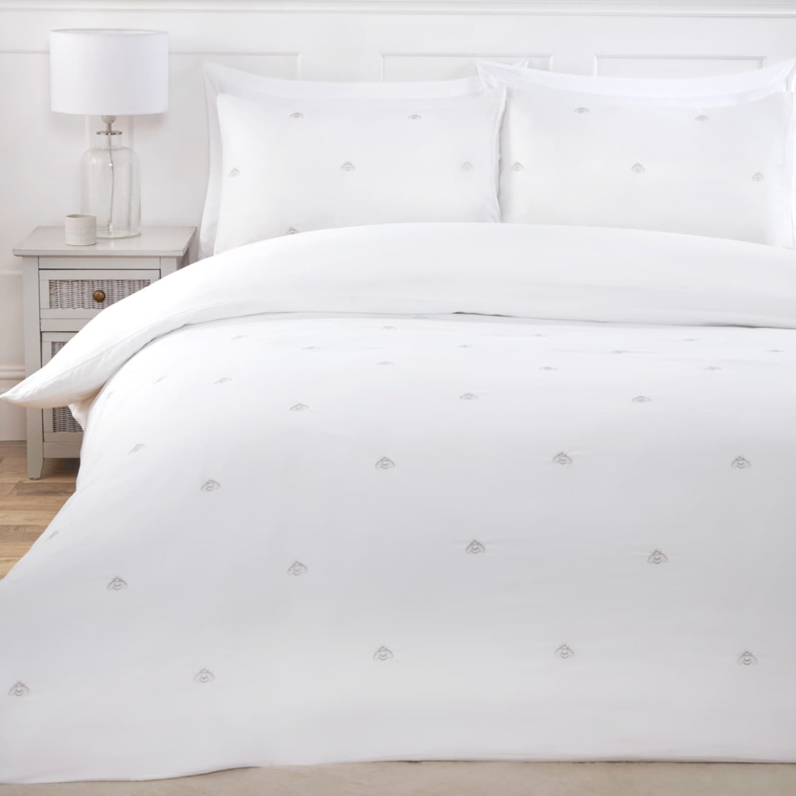 Embroidered Bee Double Duvet Set - White