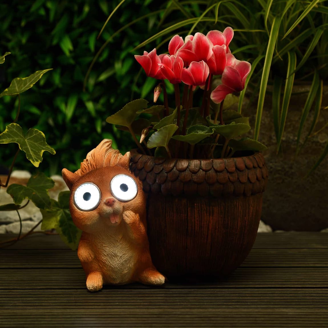 Big Eyed Solar Animal with Planter - Squirrel